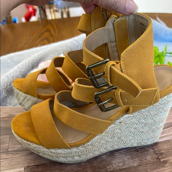 Report Yellow Espadrille Wedges with Straps - Picture 3 of 6